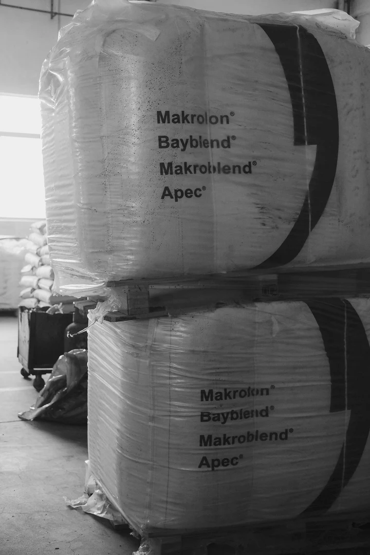 Raw Makrolon polycarbonate resin